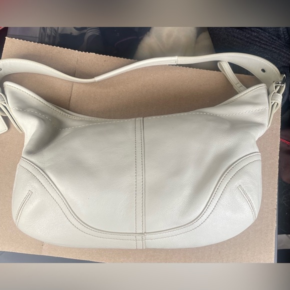 Coach Handbags - Coach Soho Large Ivory Glove Leather Hobo Shoulder Bag 9464 Y2K🔥